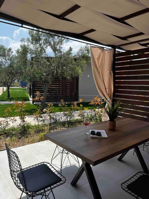 בית נופש •naiades Villas• Castalia•