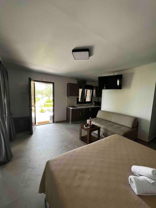 Hébergement de vacances •naiades Villas• Castalia• *